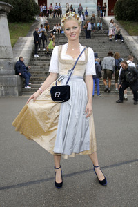 Madl Wiesn auf dem Oktoberfest 2019 in München