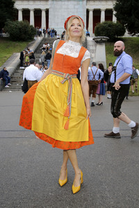 Madl Wiesn auf dem Oktoberfest 2019 in München