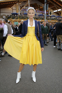 Madl Wiesn auf dem Oktoberfest 2019 in München