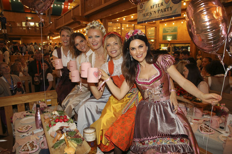 Madl Wiesn auf dem Oktoberfest 2019 in München