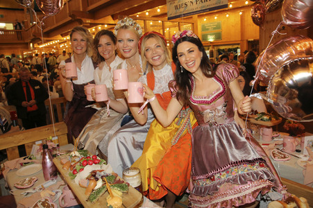 Madl Wiesn auf dem Oktoberfest 2019 in München