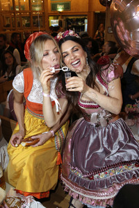 Madl Wiesn auf dem Oktoberfest 2019 in München