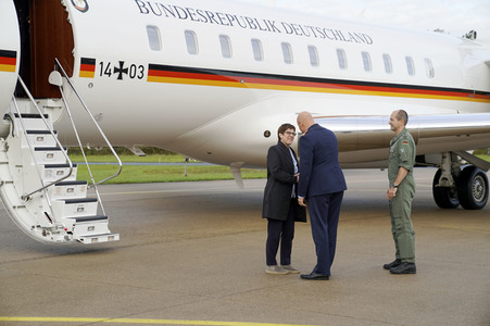 Bundesverteidigungsministerin Annegret Kramp-Karrenbauer in Nörvenich