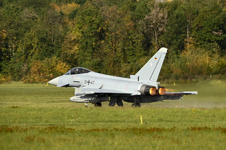 Bundesverteidigungsministerin Annegret Kramp-Karrenbauer in Nörvenich
