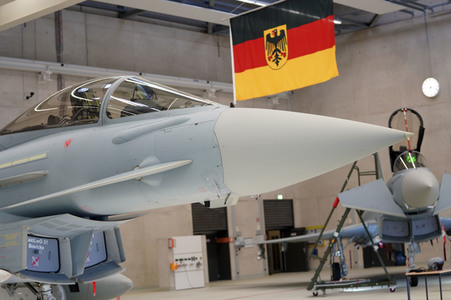 Bundesverteidigungsministerin Annegret Kramp-Karrenbauer in Nörvenich