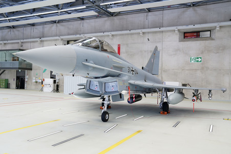 Bundesverteidigungsministerin Annegret Kramp-Karrenbauer in Nörvenich