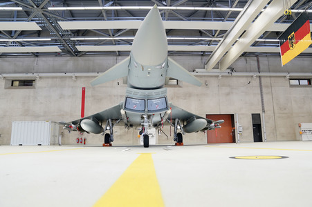 Bundesverteidigungsministerin Annegret Kramp-Karrenbauer in Nörvenich