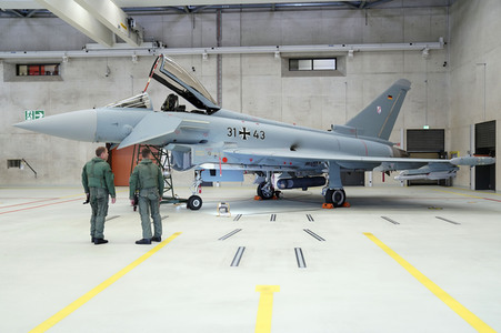 Bundesverteidigungsministerin Annegret Kramp-Karrenbauer in Nörvenich