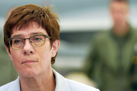 Bundesverteidigungsministerin Annegret Kramp-Karrenbauer in Nörvenich