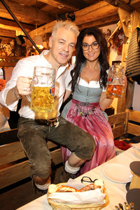 In Käfers Wiesn Schänke auf dem Oktoberfest 2019 in München