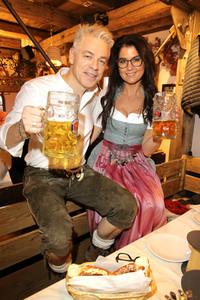In Käfers Wiesn Schänke auf dem Oktoberfest 2019 in München