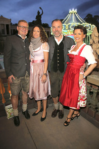 In Käfers Wiesn Schänke auf dem Oktoberfest 2019 in München