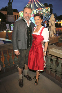 In Käfers Wiesn Schänke auf dem Oktoberfest 2019 in München