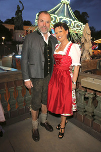 In Käfers Wiesn Schänke auf dem Oktoberfest 2019 in München