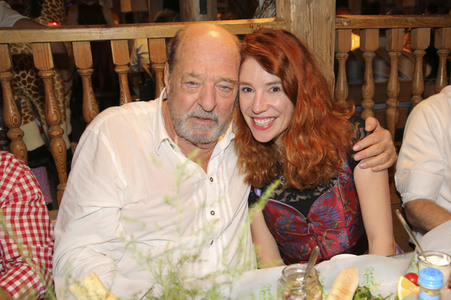 In Käfers Wiesn Schänke auf dem Oktoberfest 2019 in München
