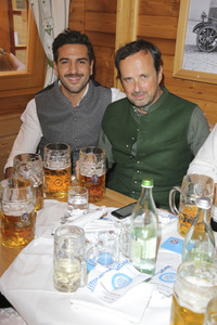 Im Schützen-Festzelt auf dem Oktoberfest 2019 in München