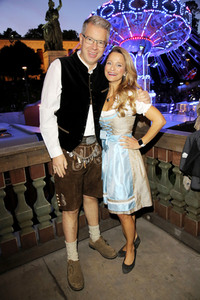 In Käfers Wiesn Schänke auf dem Oktoberfest 2019 in München