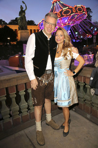 In Käfers Wiesn Schänke auf dem Oktoberfest 2019 in München