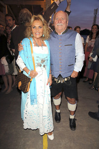 In Käfers Wiesn Schänke auf dem Oktoberfest 2019 in München