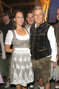 In Käfers Wiesn Schänke auf dem Oktoberfest 2019 in München