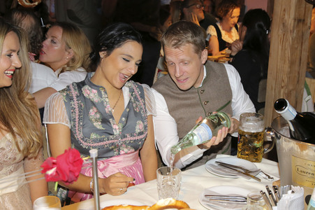 In Käfers Wiesn Schänke auf dem Oktoberfest 2019 in München