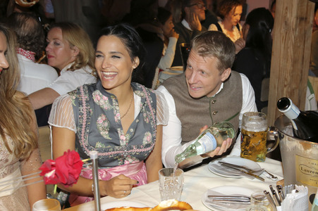 In Käfers Wiesn Schänke auf dem Oktoberfest 2019 in München