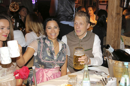 In Käfers Wiesn Schänke auf dem Oktoberfest 2019 in München