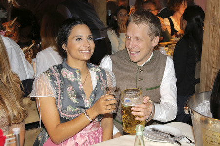 In Käfers Wiesn Schänke auf dem Oktoberfest 2019 in München
