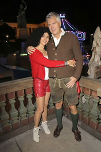 In Käfers Wiesn Schänke auf dem Oktoberfest 2019 in München