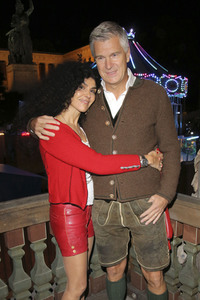 In Käfers Wiesn Schänke auf dem Oktoberfest 2019 in München