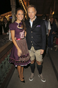 In Käfers Wiesn Schänke auf dem Oktoberfest 2019 in München