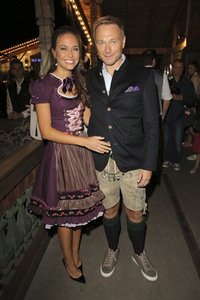 In Käfers Wiesn Schänke auf dem Oktoberfest 2019 in München