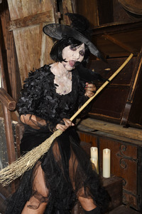 Halloween Photoshooting mit Natascha Ochsenknecht in Berlin