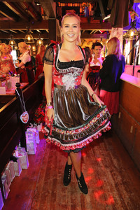 Red Damen Wiesn auf dem Oktoberfest 2019 in München