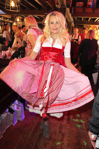 Red Damen Wiesn auf dem Oktoberfest 2019 in München
