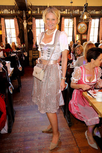 Red Damen Wiesn auf dem Oktoberfest 2019 in München