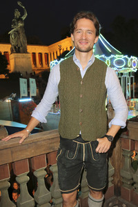 In Käfers Wiesn Schänke auf dem Oktoberfest 2019 in München