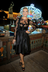 In Käfers Wiesn Schänke auf dem Oktoberfest 2019 in München