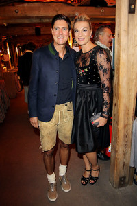 In Käfers Wiesn Schänke auf dem Oktoberfest 2019 in München