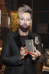 Präsentation 'Röömerturm by Glööckler' in Hamburg