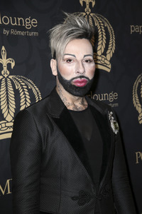 Präsentation 'Röömerturm by Glööckler' in Hamburg