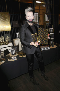 Präsentation 'Röömerturm by Glööckler' in Hamburg