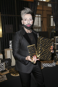 Präsentation 'Röömerturm by Glööckler' in Hamburg