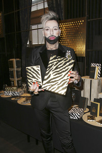 Präsentation 'Röömerturm by Glööckler' in Hamburg