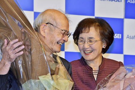 Pressekonferenz mit Nobelpreisträger Akira Yoshino in Tokio