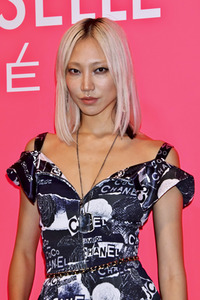 Ausstellungseröffnung Chanel Mademoiselle Privét in Tokio