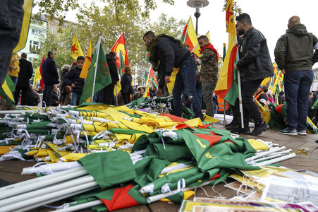 Demonstration gegen die türkische Militär-Offensive in Nordsyrien in Köln
