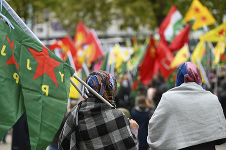 Demonstration gegen die türkische Militär-Offensive in Nordsyrien in Köln