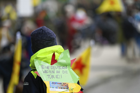 Demonstration gegen die türkische Militär-Offensive in Nordsyrien in Köln