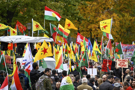 Demonstration gegen die türkische Militär-Offensive in Nordsyrien in Köln